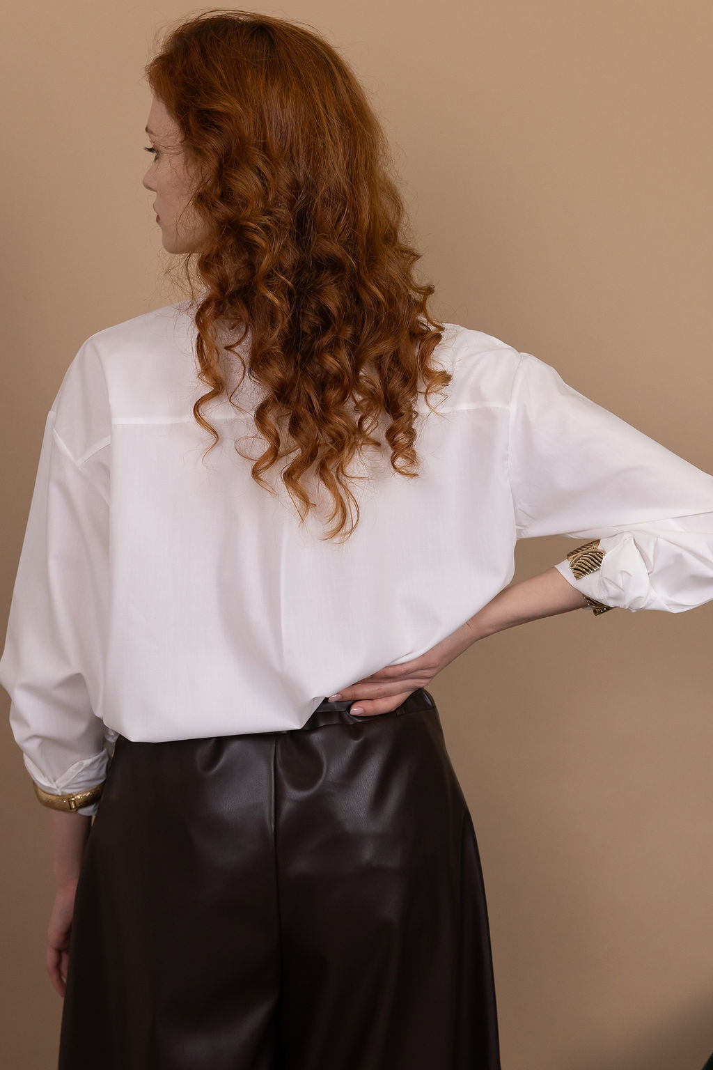 Camicia Rihanna - con cravatta