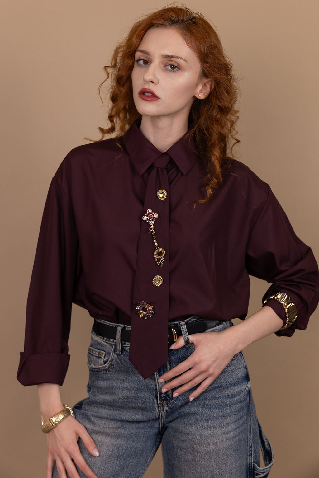 Camicia Rihanna - con cravatta
