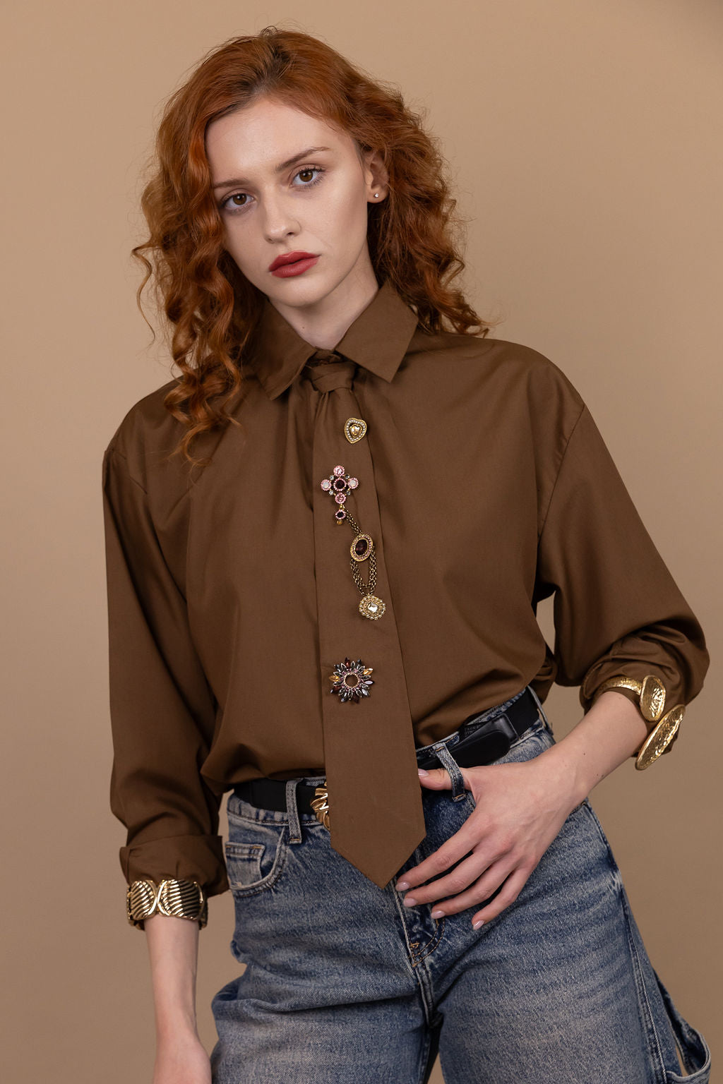 Camicia Rihanna - con cravatta