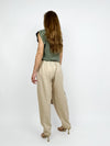 Pantalone different