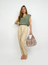 Pantalone different